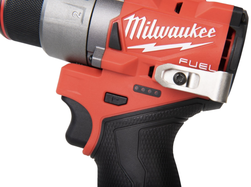 Аккумуляторная дрель-шуруповерт Milwaukee M12 FDD2-402X (2х4,0 Ач) – №3