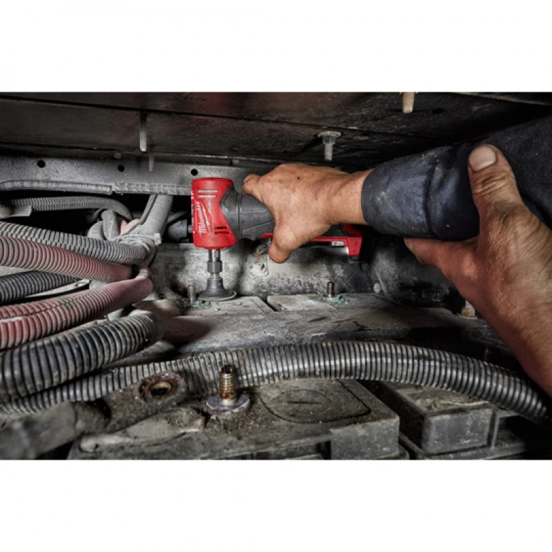 Аккумуляторная цанговая шлифмашина Milwaukee M12 FDGA-422B FUEL – фото №2 Аккумуляторная цанговая шлифмашина Milwaukee M12 FDGA-422B FUEL – №2