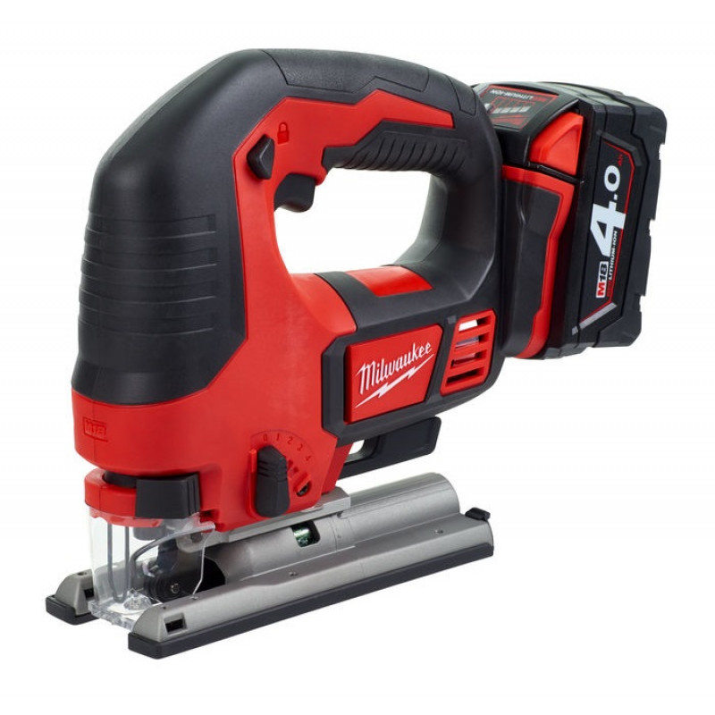 Аккумуляторный лобзик Milwaukee M18 BJS-402C (Li-Ion 4 Ач) – фото №1 Аккумуляторный лобзик Milwaukee M18 BJS-402C (Li-Ion 4 Ач) – №1
