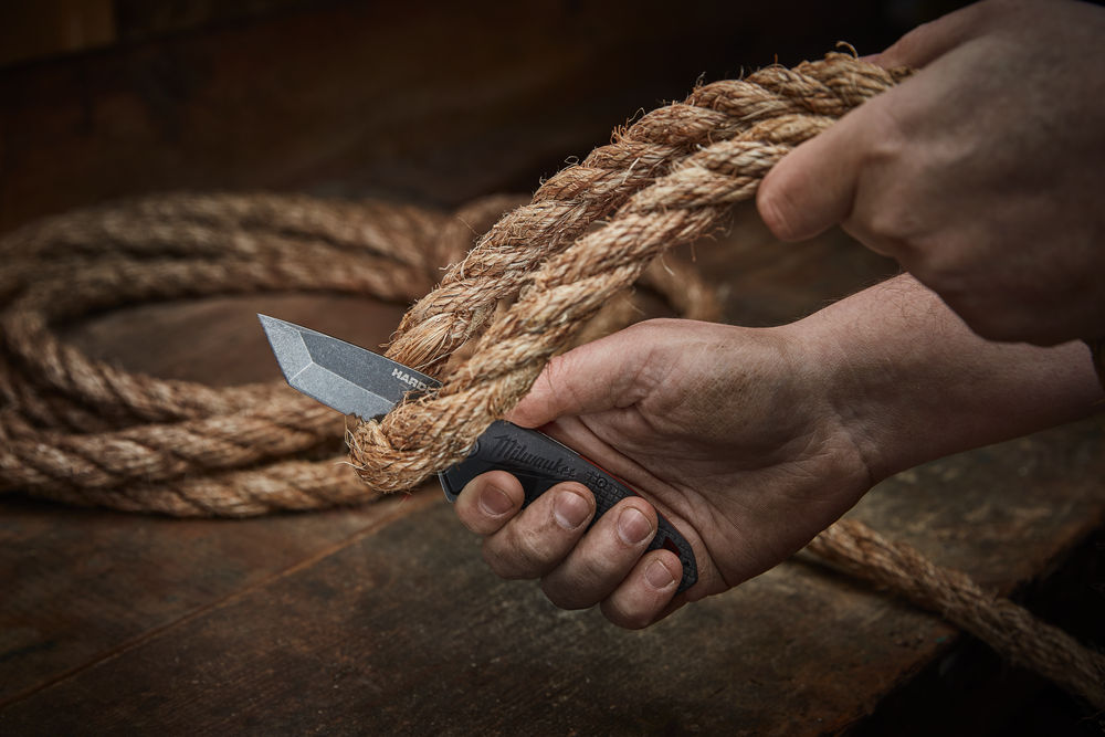 Нож Milwaukee Hardline Serrated – №2