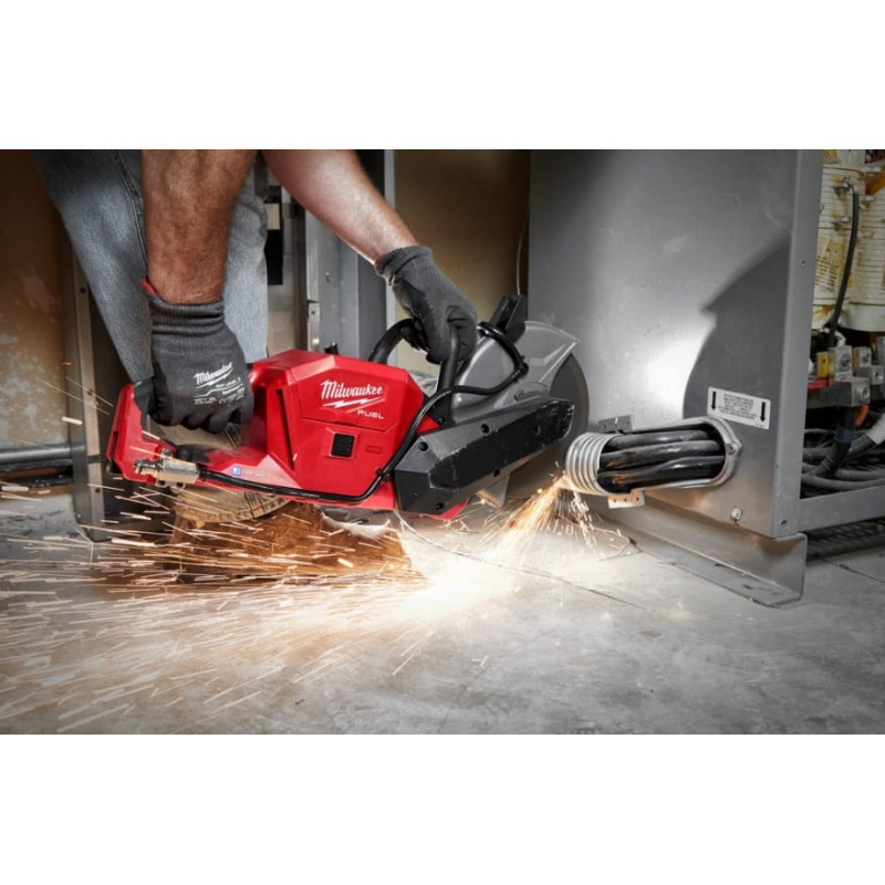 Аккумуляторная отрезная машина Milwaukee M18 COS230-121 – фото №2 Аккумуляторная отрезная машина Milwaukee M18 COS230-121 – №2