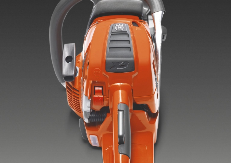 Пила цепная бензиновая Husqvarna 555 15" – фото №2 Пила цепная бензиновая Husqvarna 555 15" – №2