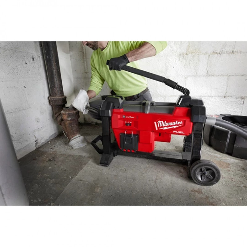 Аккумуляторная секционная прочистная машина Milwaukee M18 FSSM-121 FUEL – фото №7 Аккумуляторная секционная прочистная машина Milwaukee M18 FSSM-121 FUEL – №7