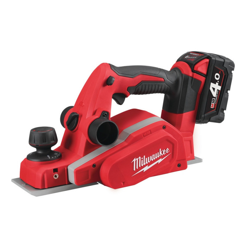 Аккумуляторный рубанок Milwaukee M18 BP-402C (Li-Ion 4 Ач) – фото №5 Аккумуляторный рубанок Milwaukee M18 BP-402C (Li-Ion 4 Ач) – №5