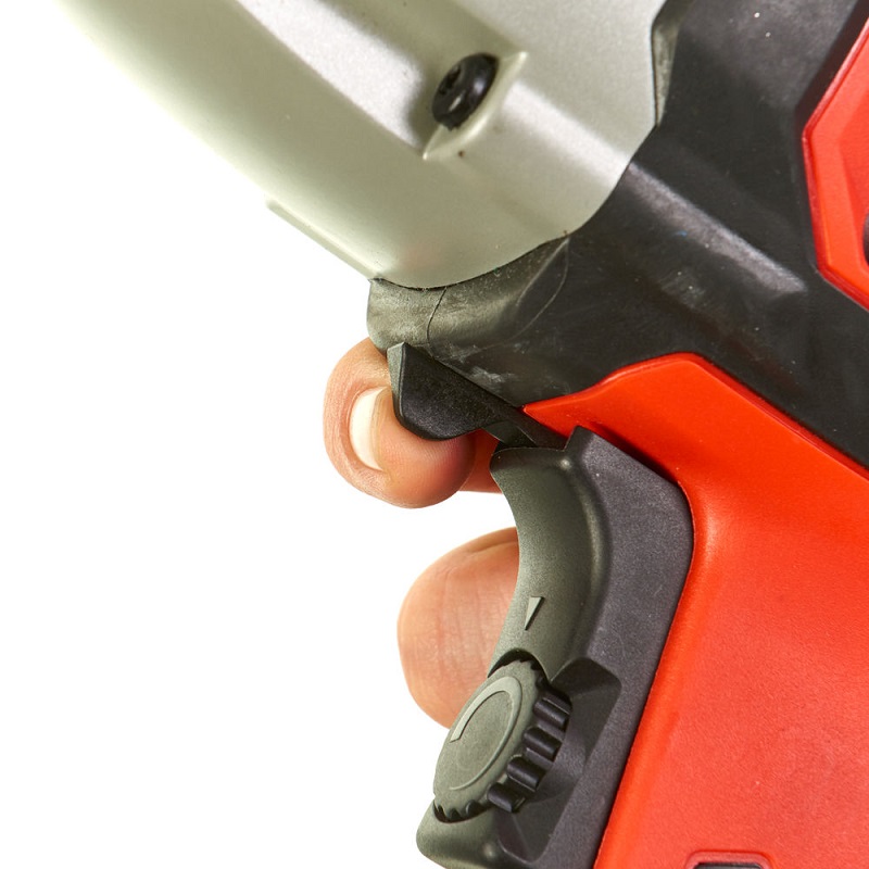 Гайковерт ударный Milwaukee IPWE 400 R – фото №4 Гайковерт ударный Milwaukee IPWE 400 R – №4