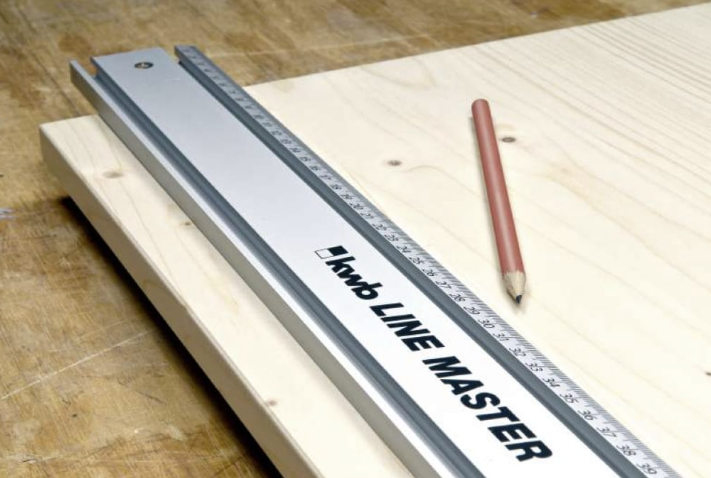 Направляющая для лобзика KWB Line Master 800 мм (7842-08) – фото №1 Направляющая для лобзика KWB Line Master 800 мм (7842-08) – №1
