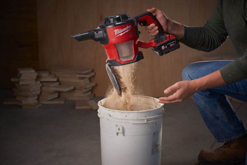 Аккумуляторный пылесос Milwaukee M18 CV (без акк. и з/у) – фото №4 Аккумуляторный пылесос Milwaukee M18 CV (без акк. и з/у) – №4