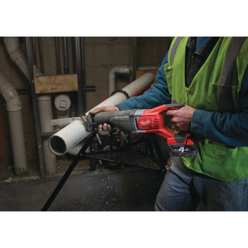 Аккумуляторная сабельная пила Milwaukee M18 BSX-402С (Li-Ion 4Ач) – фото №4 Аккумуляторная сабельная пила Milwaukee M18 BSX-402С (Li-Ion 4Ач) – №4