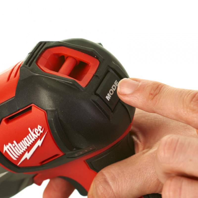 Акк. фонарь Milwaukee M12 SLED-0 без акк. и з/у – фото №1 Акк. фонарь Milwaukee M12 SLED-0 без акк. и з/у – №1