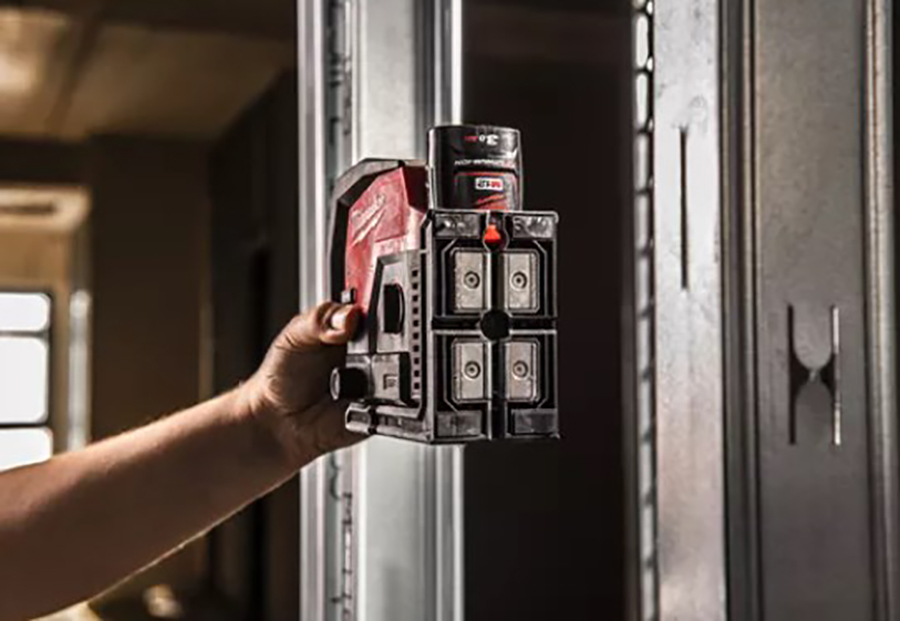 Уровень лазерный Milwaukee M12 CLLP-0C – фото №2 Уровень лазерный Milwaukee M12 CLLP-0C – №2