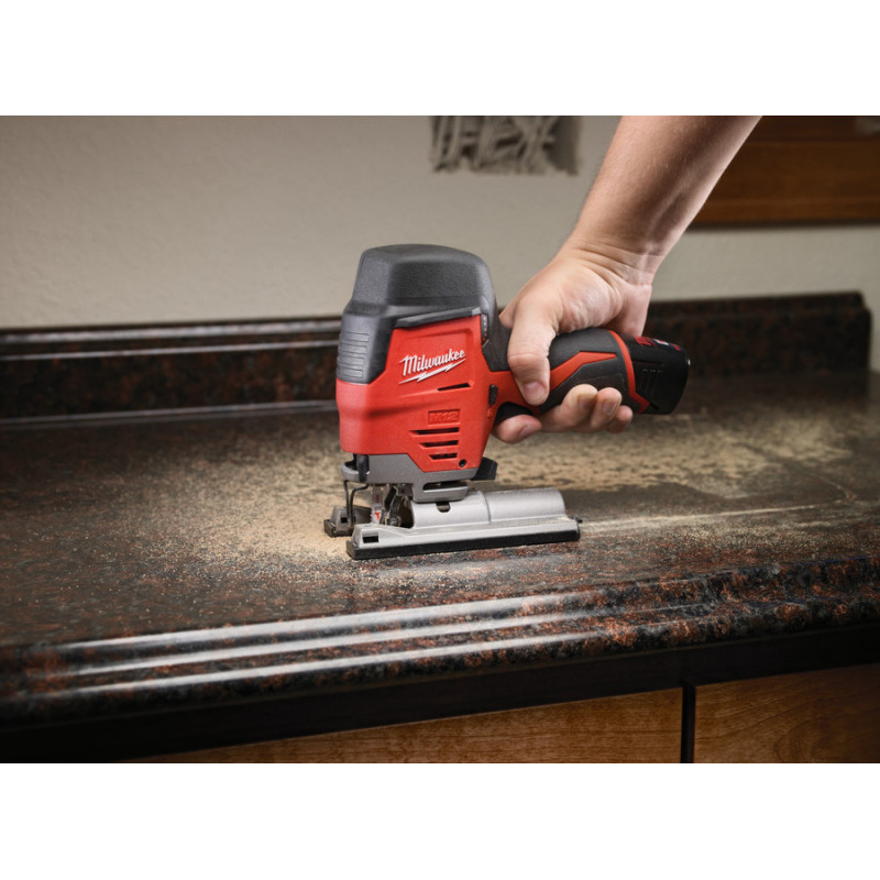 Аккумуляторный лобзик Milwaukee M12 JS-402B (Li-Ion 4 Ач) – фото №4 Аккумуляторный лобзик Milwaukee M12 JS-402B (Li-Ion 4 Ач) – №4