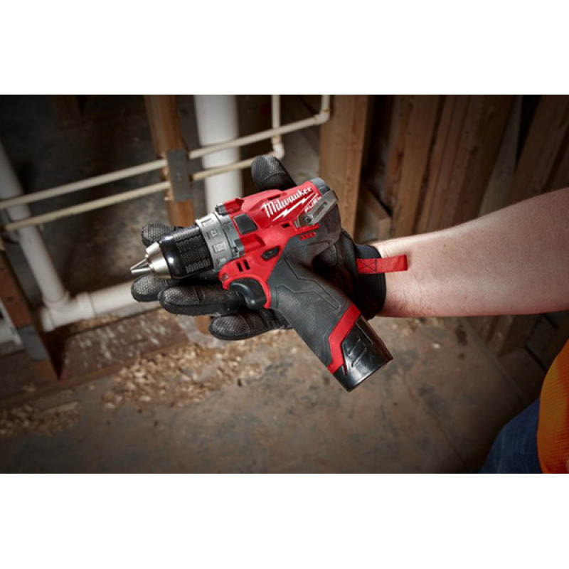 Аккумуляторная дрель-шуруповерт Milwaukee M12 FDD-202X FUEL (2х2,0 Aч) – фото №2 Аккумуляторная дрель-шуруповерт Milwaukee M12 FDD-202X FUEL (2х2,0 Aч) – №2