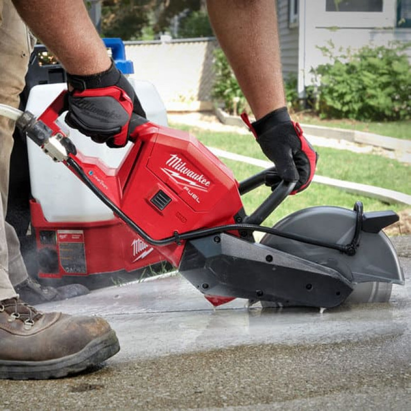 Аккумуляторная отрезная машина Milwaukee M18 COS230-121 – фото №3 Аккумуляторная отрезная машина Milwaukee M18 COS230-121 – №3