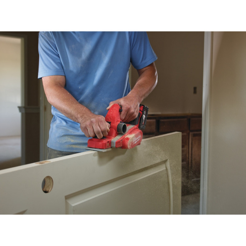 Аккумуляторный рубанок Milwaukee M18 BP-402C (Li-Ion 4 Ач) – №4